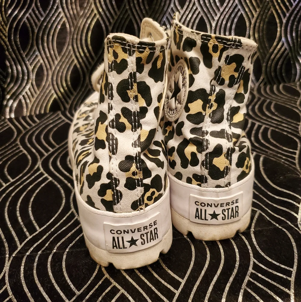 Converse Women's High-Top Sneakers with Rare Leopard Skin Animal Print Womens 8 - Picture 4 of 5